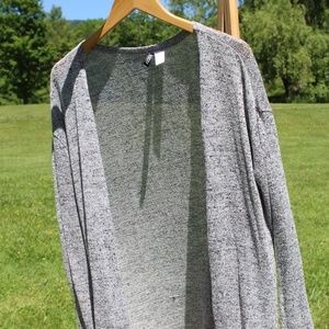 Black and White H&M Sweater Size Small